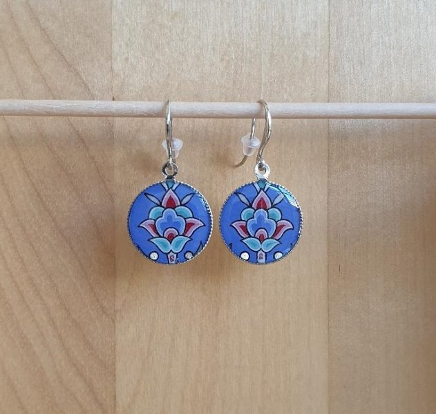 Brincos pingentes azul/prata/verde/verde/rosa e arabesco