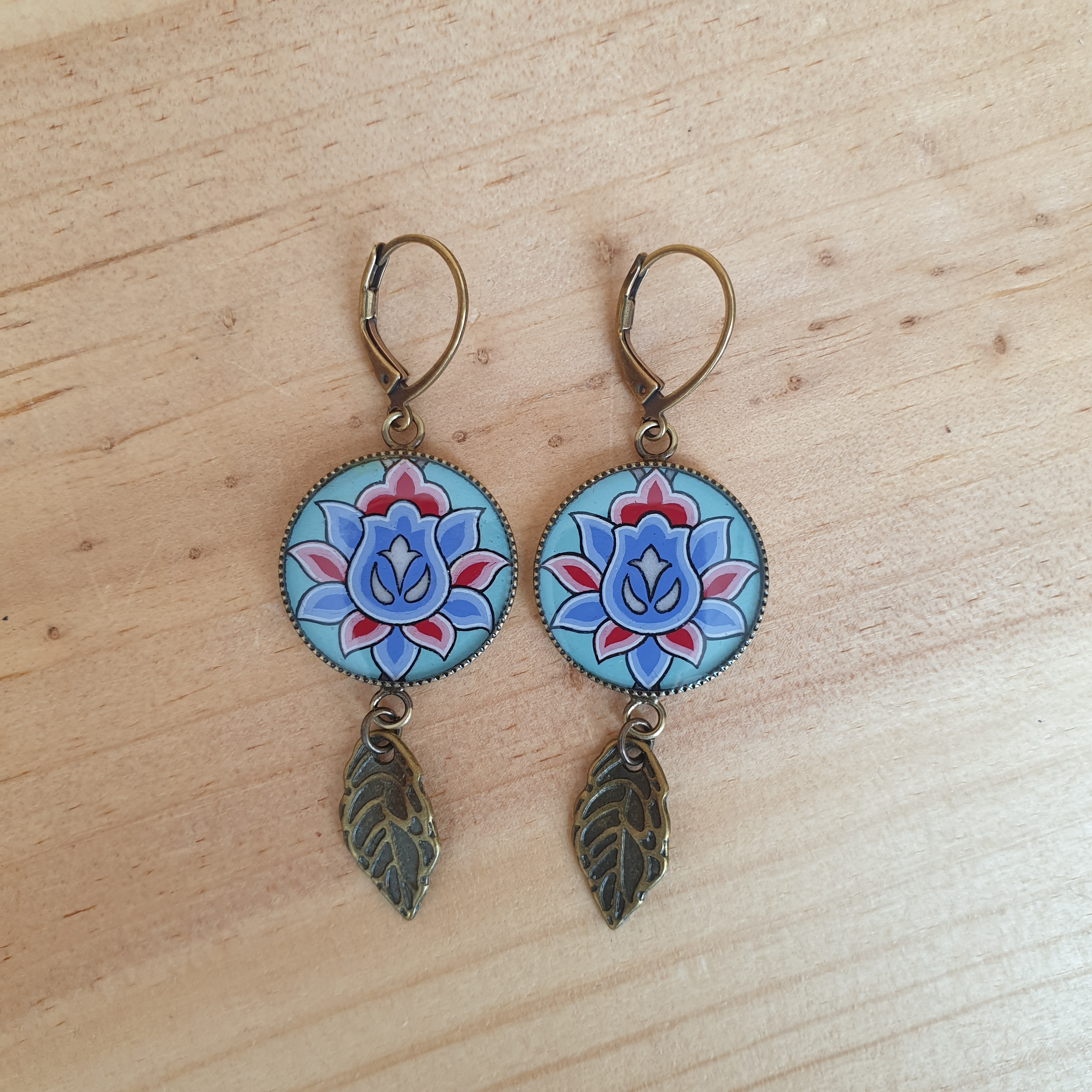 Brincos de gota de flor verde/azul/rosa