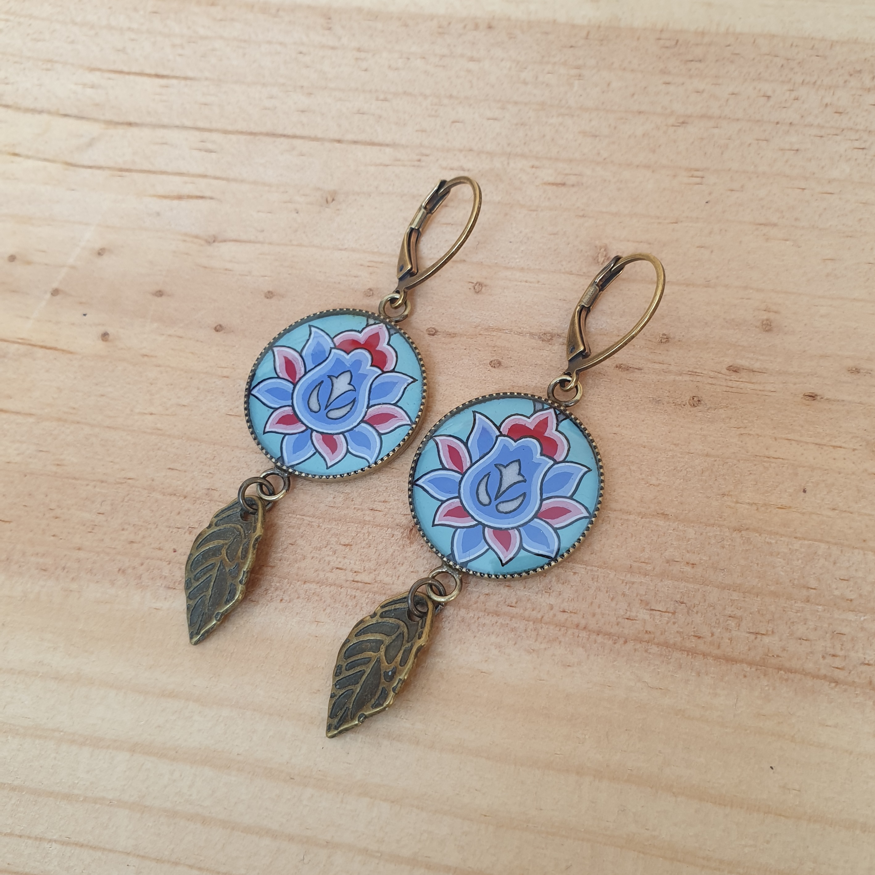 Brincos de gota de flor verde/azul/rosa