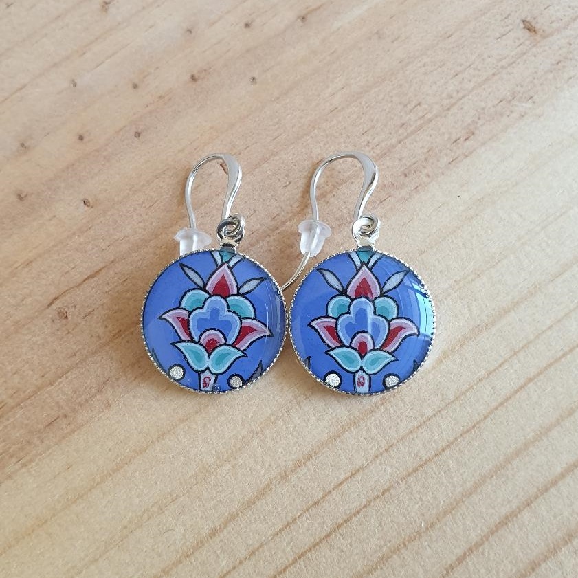 Brincos pingentes azul/prata/verde/verde/rosa e arabesco