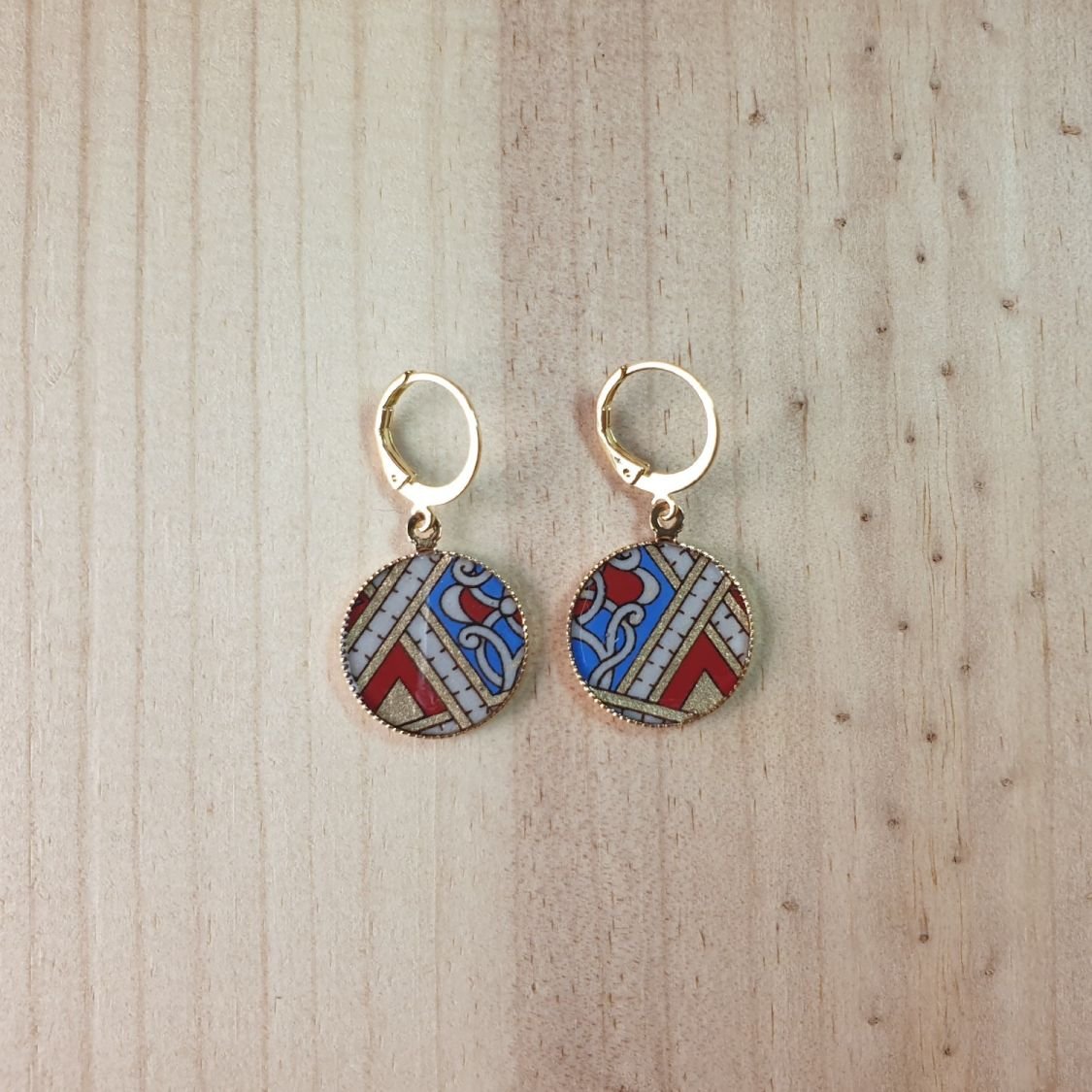 Brincos pingentes ouro/vermelho/azul