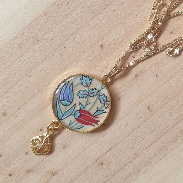 Colar pingente de flores orientais iluminadas &agrave; volta do pesco&ccedil;o ou colar