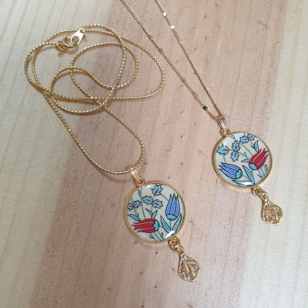 Colar pingente de flores orientais iluminadas &agrave; volta do pesco&ccedil;o ou colar