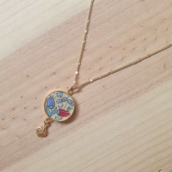 Colar pingente de flores orientais iluminadas &agrave; volta do pesco&ccedil;o ou colar