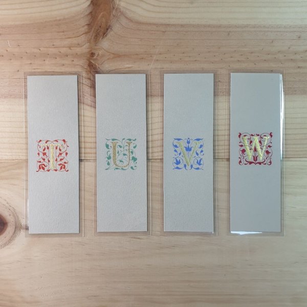 Marque-page enlumin&eacute; initiale or et arabesques