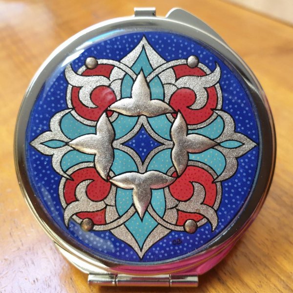 Espelho de saco iluminado em &aacute;rabe