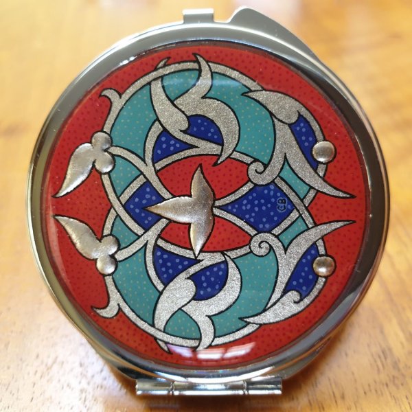 Espelho de saco iluminado em &aacute;rabe